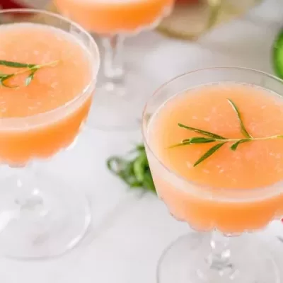 Rosemary Grapefruit Cocktail Recipe: A Refreshing Citrus Delight