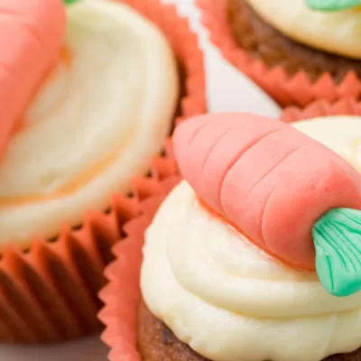 Irresistible Carrot Cake Cupcakes for Your Family Gathering