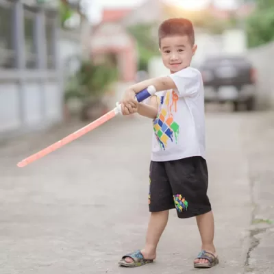 Choosing the Perfect Lightsaber Toy: A Parent’s Guide