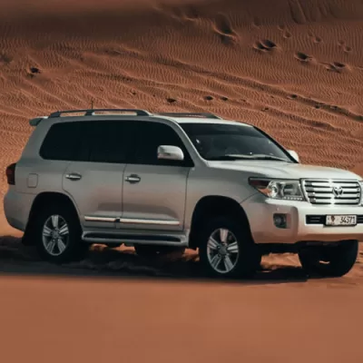 Best Cars for UAE Travel: From City Streets to Desert Dunes